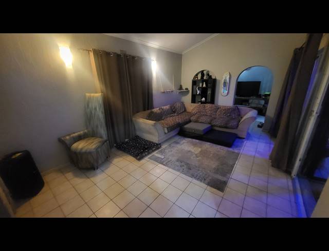 4 BEDROOM HOUSE RENTED IN JUKSKEI PARK